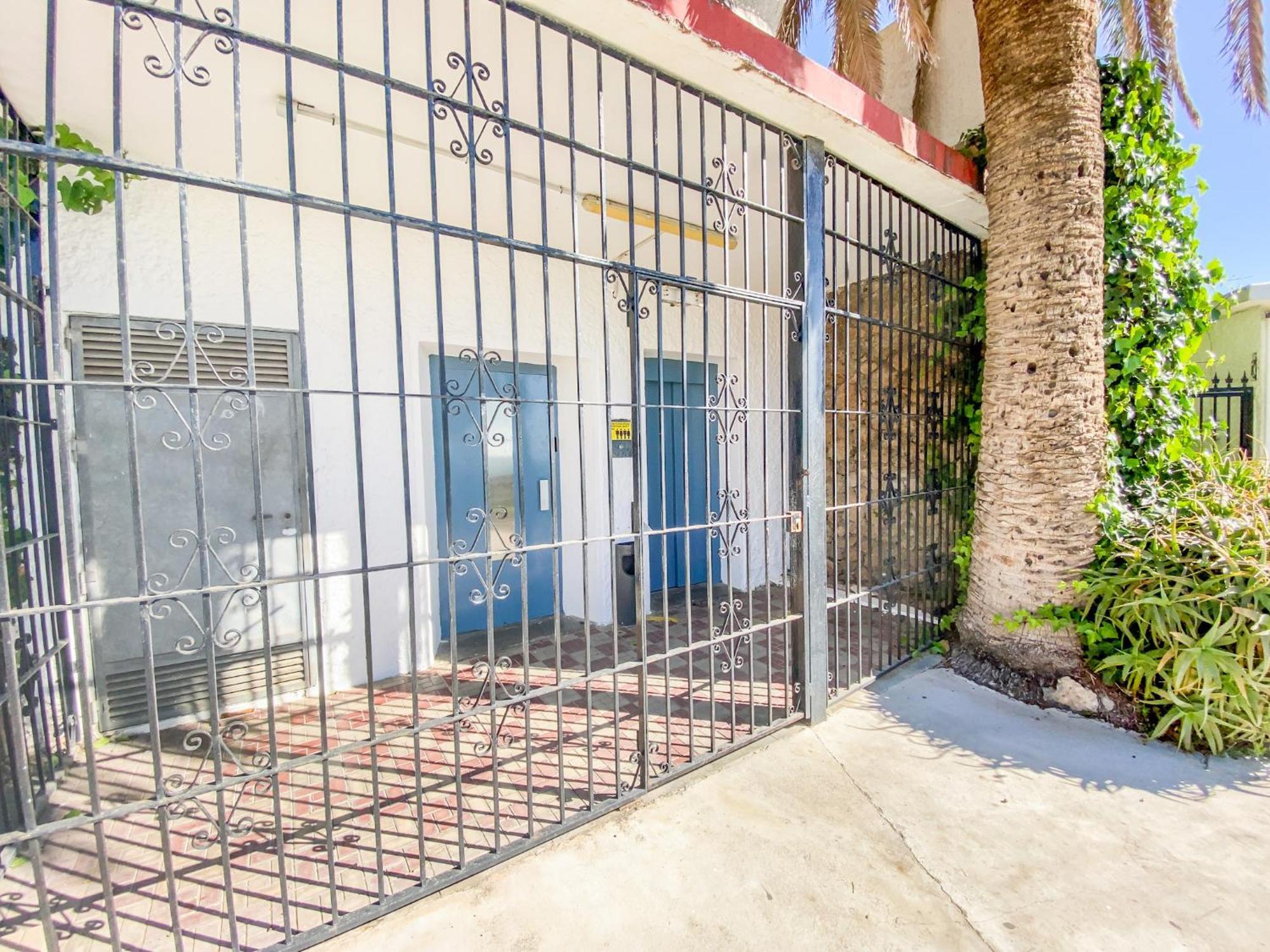 Roca Chica - Parking - Frente Playa - Terraza - Wifi - Bajondillo Y Carihuela Leilighet Torremolinos Eksteriør bilde