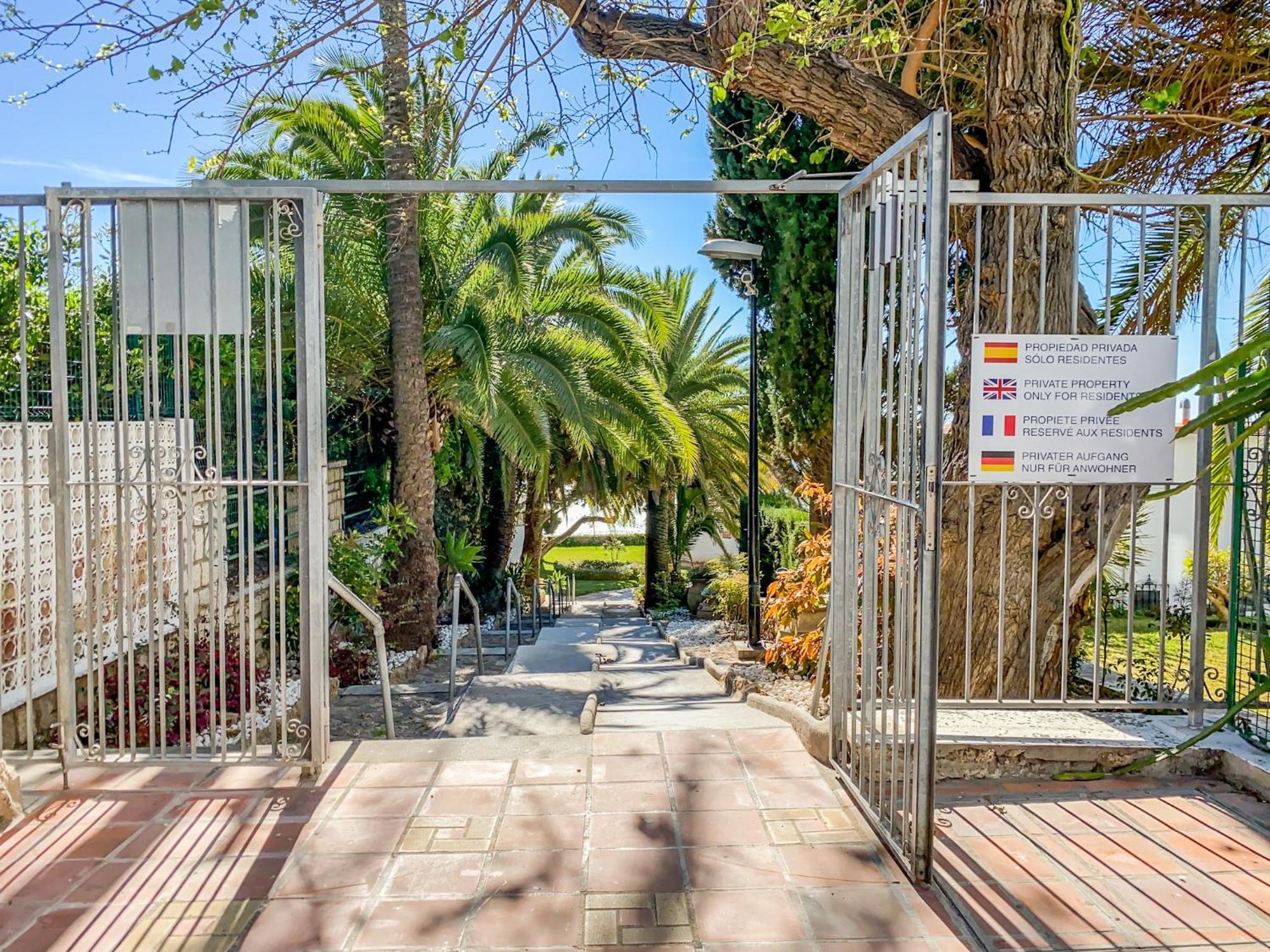 Roca Chica - Parking - Frente Playa - Terraza - Wifi - Bajondillo Y Carihuela Leilighet Torremolinos Eksteriør bilde